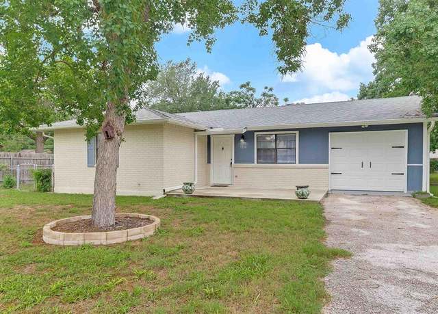 Property at 1206 Hackberry Dr, Marble Falls, TX 78654, 4 beds, 2 baths