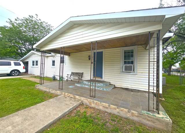 Property at 511 S Meyer St, Kyle, TX 78640, 3 beds, 1 bath