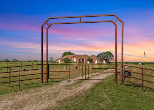 Property at 584 S Hanath Kuehl Rd, Riesel, TX 76682, 4 beds, 2.5 baths