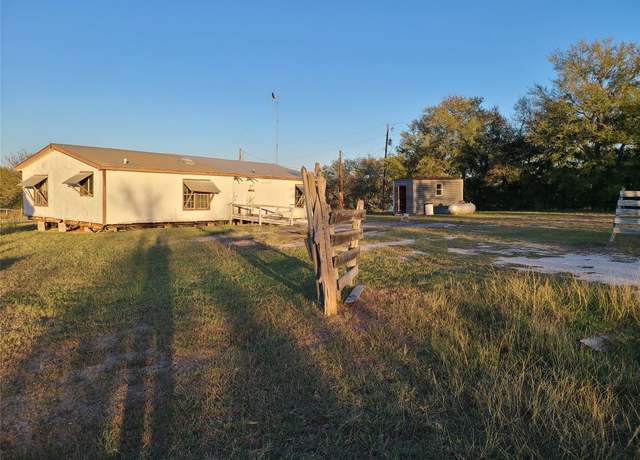 Property at 1023 Sierra Dr, Lockhart, TX 78644