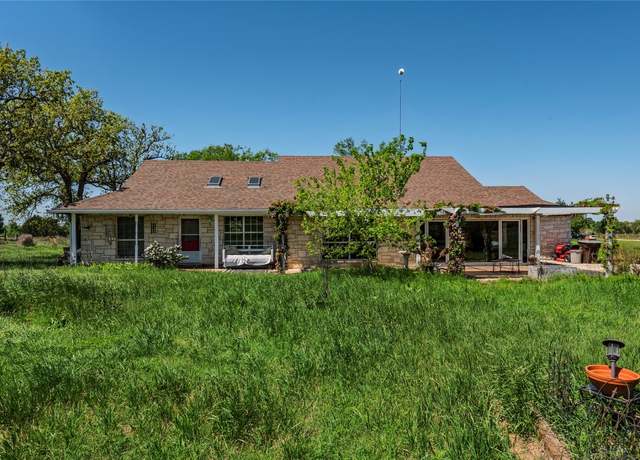 Property at 358 Easley Rd, Smithville, TX 78957, 4 beds, 3.5 baths