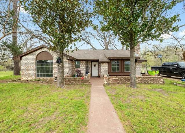 Property at 548 N State Highway 95, Bastrop, TX 78602, 5 beds, 4 baths