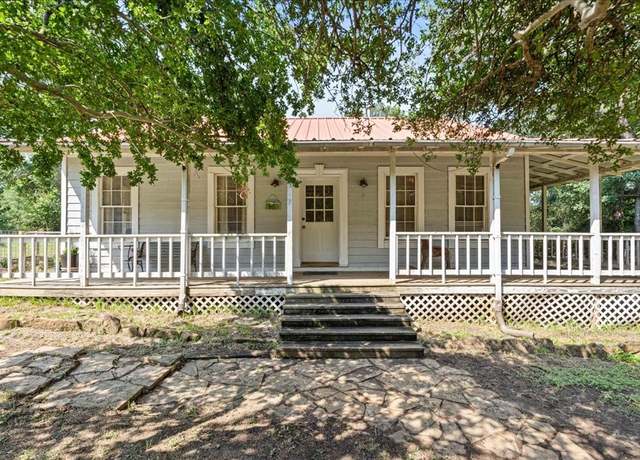 Property at 371 Youngs Prairie Rd, Elgin, TX 78621, 2 beds, 1.5 baths