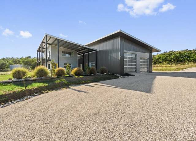 Property at 370 Gray Wolf, Blanco, TX 78606, 1 bed, 1.5 baths