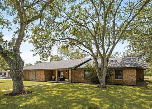 Property at 1619 Twin Island Dr, Lockhart, TX 78644, 4 beds, 2.5 baths