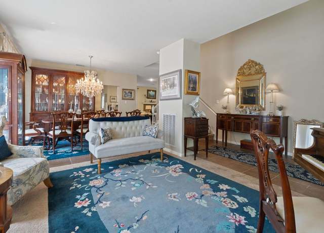 Property at 102 Parque Cir, Georgetown, TX 78626, 4 beds, 2.5 baths