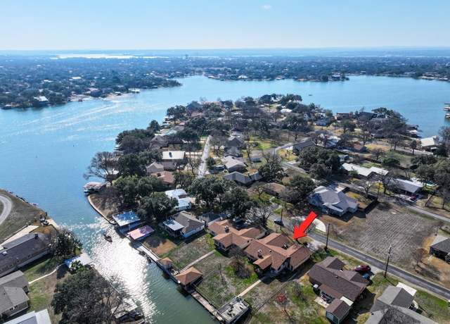 Property at 106 Flamingo Cir, Marble Falls, TX 78654, 3 beds, 3 baths