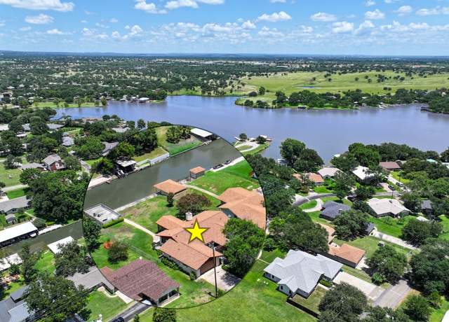 Property at 106 Flamingo Cir, Marble Falls, TX 78654, 3 beds, 3 baths
