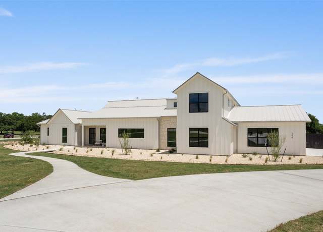 Property at 298 Glenview Cir, Belton, TX 76513, 4 beds, 4.5 baths
