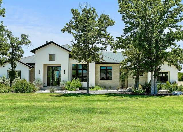 Property at 321 Delayne Dr, Austin, TX 78737, 4 beds, 3.5 baths
