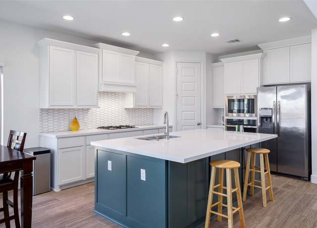Property at 102 Fortuna Ct, Liberty Hill, TX 78642, 4 beds, 3 baths