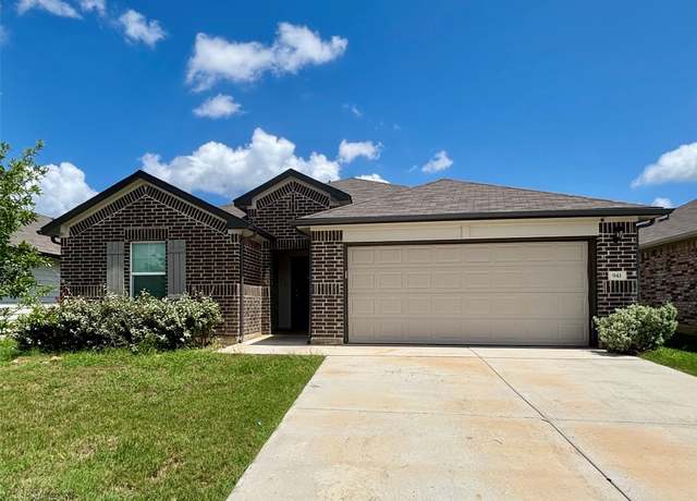 Property at 941 Armadillo Dr, Seguin, TX 78155, 4 beds, 2 baths