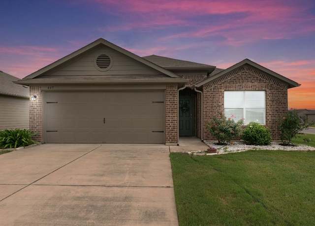 Property at 447 Discovery Dr, Kyle, TX 78640, 3 beds, 2 baths