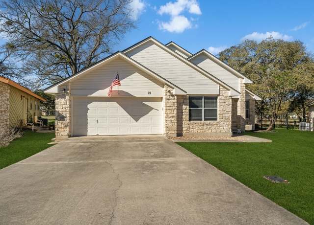 Property at 21 Par View Dr, Wimberley, TX 78676, 3 beds, 2 baths