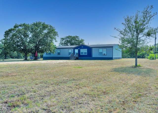 Property at 400 Woody Hollow Rd, Luling, TX 78648, 4 beds, 2 baths