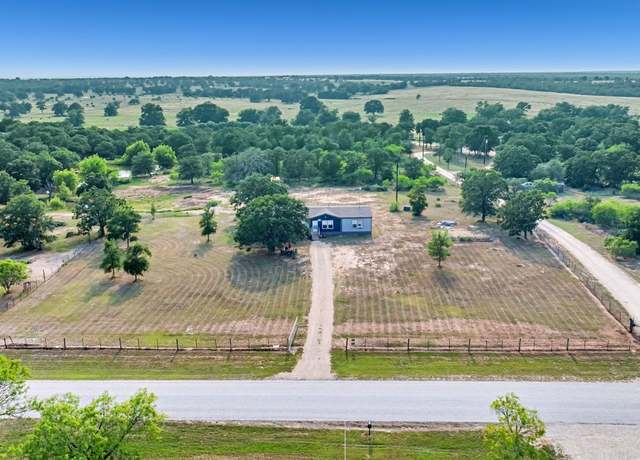 Property at 400 Woody Hollow Rd, Luling, TX 78648, 4 beds, 2 baths