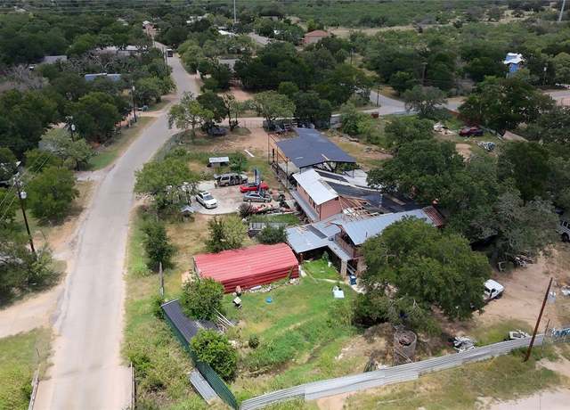 Property at 1503 Kingsoak Dr, Marble Falls, TX 78654, 4 beds, 2 baths