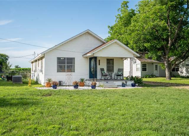 Property at 1705 Old Thorndale Rd, Taylor, TX 76574, 3 beds, 2 baths