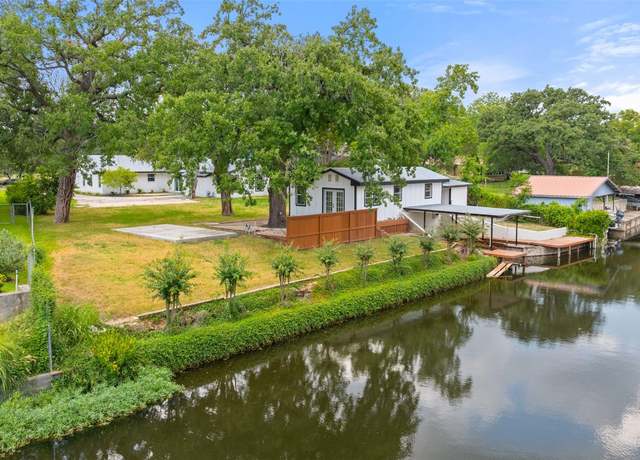 Property at 613 Highland Dr, Marble Falls, TX 78654, 4 beds, 4 baths