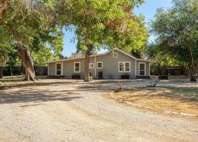 Property at 712 Nowotny Ln, Austin, TX 78702, 2 beds, 2 baths