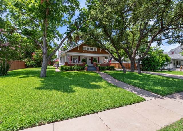 Property at 810 E University Ave, Georgetown, TX 78626, 3 beds, 2.5 baths