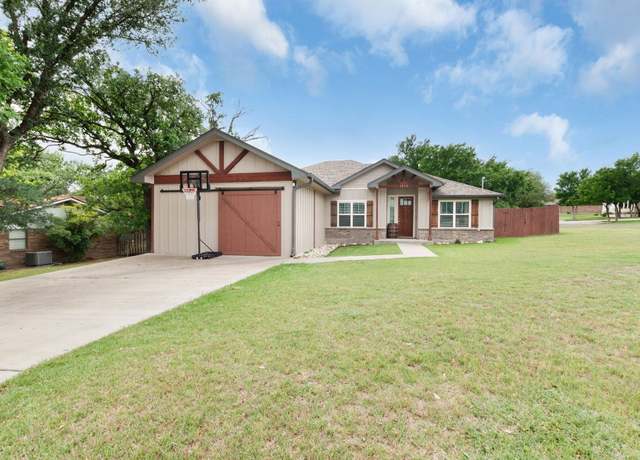 Property at 1202 S Willis St, Lampasas, TX 76550, 4 beds, 2 baths