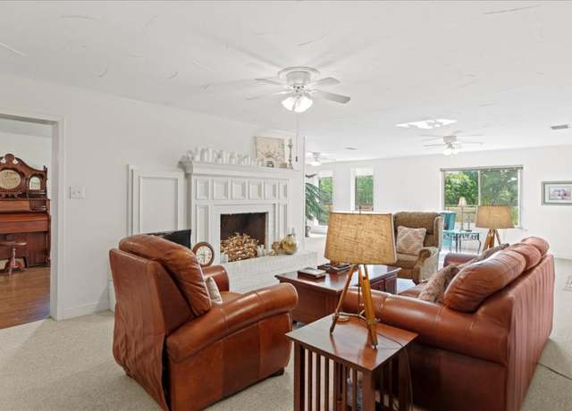 Property at 209 E Meadow Ln, Wimberley, TX 78676, 3 beds, 2 baths