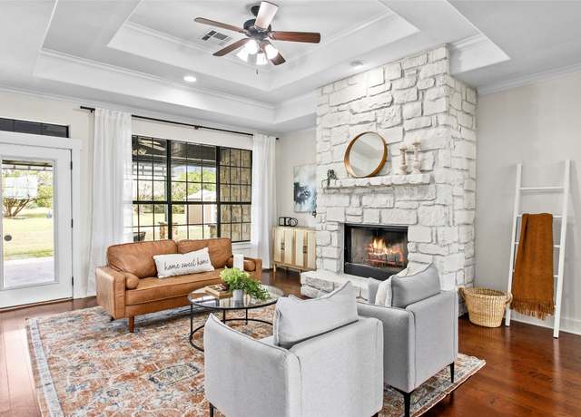 Property at 400 Chama Trce, Dripping Springs, TX 78620, 3 beds, 2.5 baths