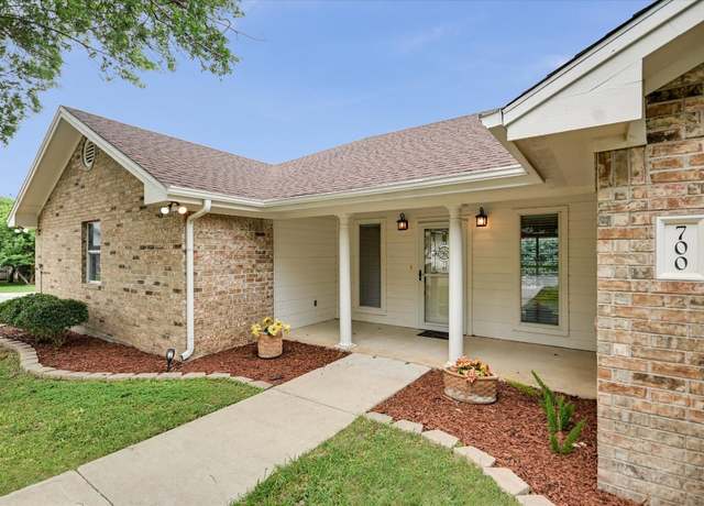 Property at 700 Beachwood, Burnet, TX 78611, 2 beds, 2 baths