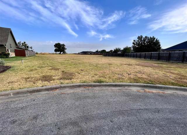 Property at 102 Davis Ct, Thorndale, TX 76577