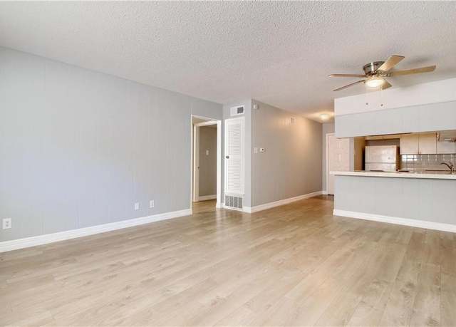 Property at 2122 Hancock Dr #105, Austin, TX 78756, 2 beds, 1 bath