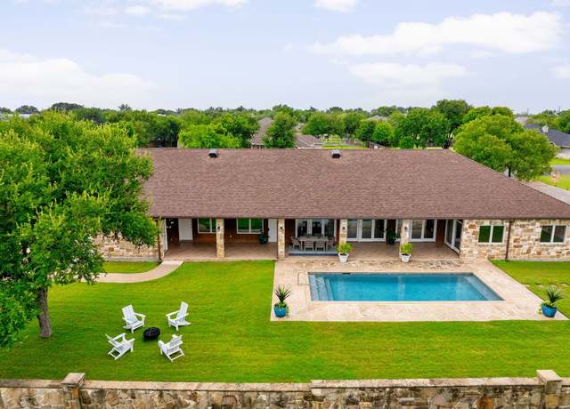 Property at 205 Buckingham Dr, Marble Falls, TX 78654, 4 beds, 3 baths