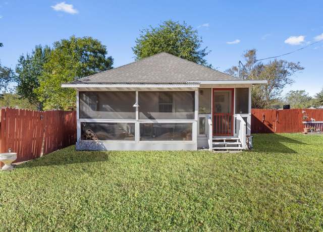 Property at 322 E Hamilton Ave, Rockdale, TX 76567, 3 beds, 2 baths
