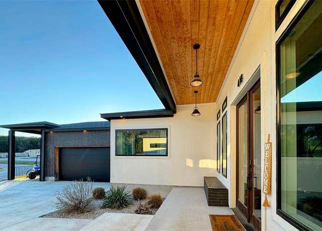 Property at 418 Venture Blvd S, Point Venture, TX 78645, 4 beds, 4 baths