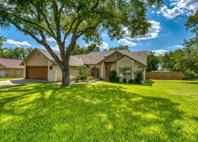 Property at 250 Meadowlakes Dr, Meadowlakes, TX 78654, 3 beds, 2 baths