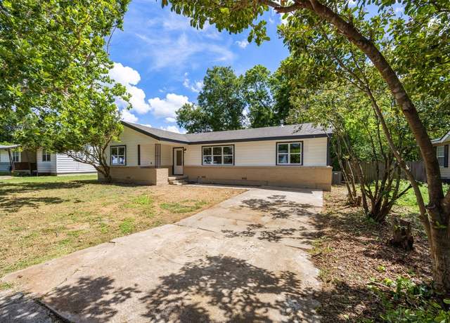 Property at 605 W Washington Ave, Copperas Cove, TX 76522, 4 beds, 2 baths