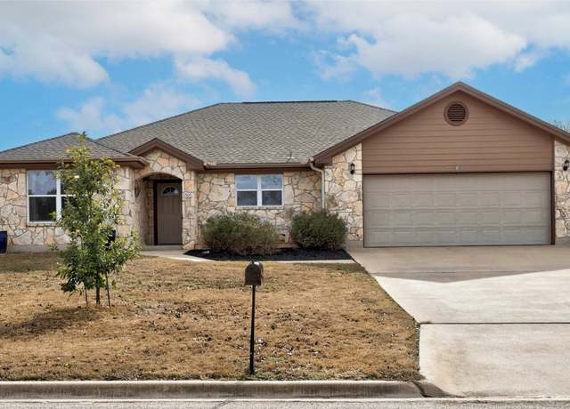 Property at 1505 E Johnson St, Burnet, TX 78611, 3 beds, 2 baths