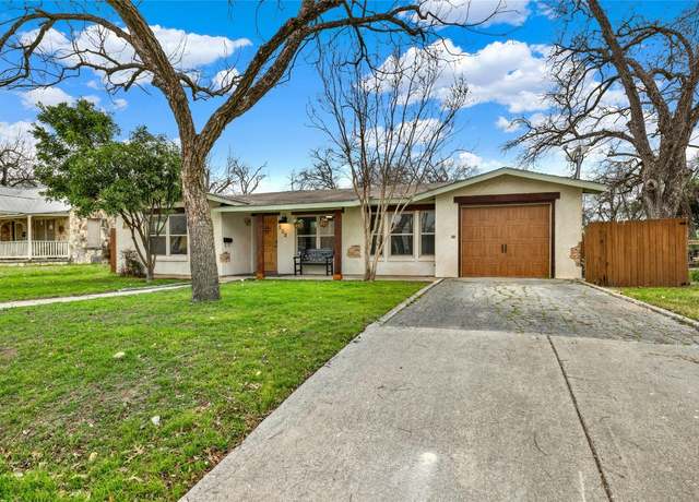 Property at 902 W Mill St, New Braunfels, TX 78130, 3 beds, 2 baths