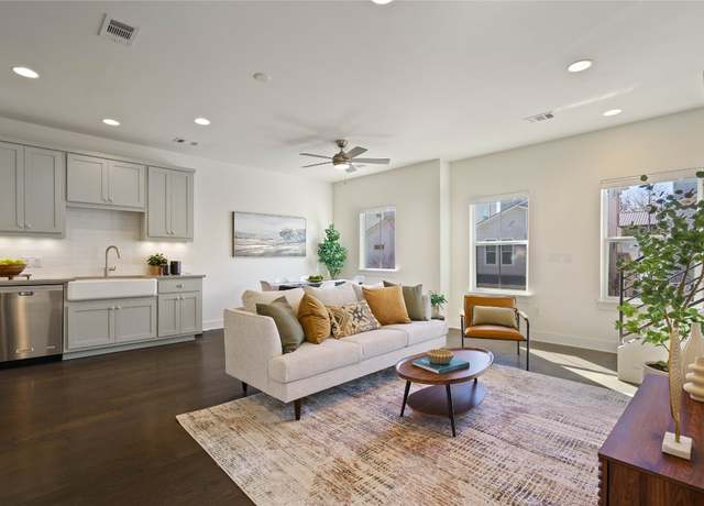 Property at 2708 Halcyon Dr, Austin, TX 78702, 2 beds, 1.5 baths
