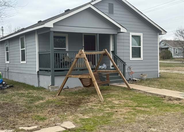 Property at 207 & 211 Murphy St, Taylor, TX 76574, 3 beds, 2 baths