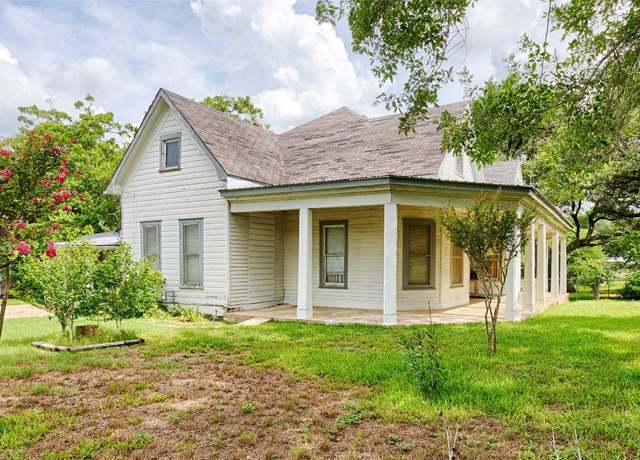 Property at 705 Baumgarten St, Schulenburg, TX 78956, 3 beds, 2 baths
