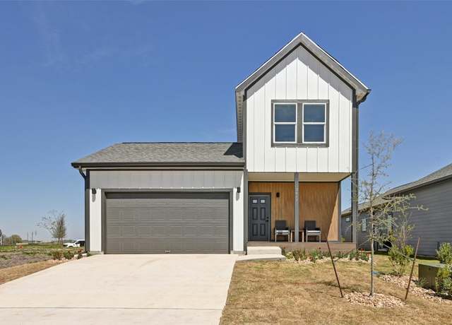 Property at 2017 Applewood Dr, Lockhart, TX 78644, 4 beds, 3 baths