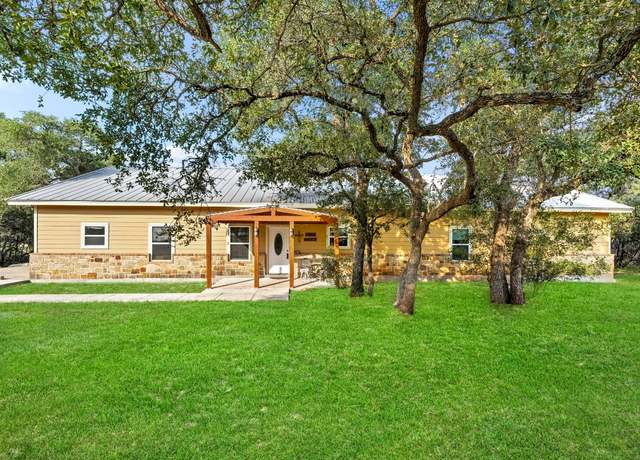 Property at 200 Creekwood Ct, Spring Branch, TX 78070, 4 beds, 3 baths