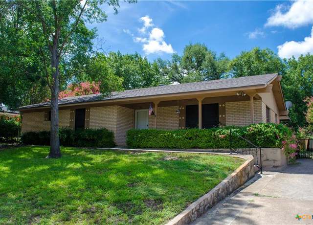 Property at 303 E 20th Ave, Belton, TX 76513, 3 beds, 2 baths