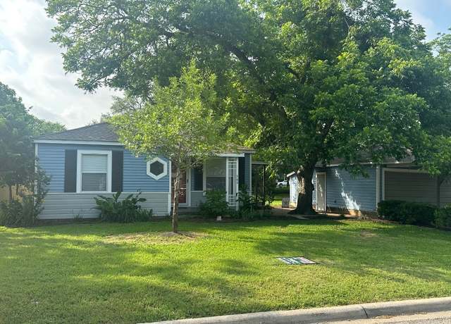 Property at 762 E Walnut St, La Grange, TX 78945, 2 beds, 1 bath