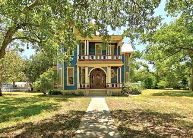 Property at 624 Saint Louis St, Gonzales, TX 78629, 3 beds, 3 baths