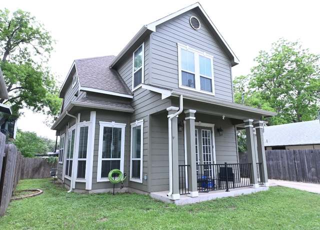 Property at 2411 Santa Maria St, Austin, TX 78702, 3 beds, 3 baths
