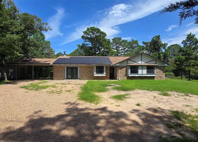 Property at 365 Pine Tree Loop, Bastrop, TX 78602, 4 beds, 3 baths