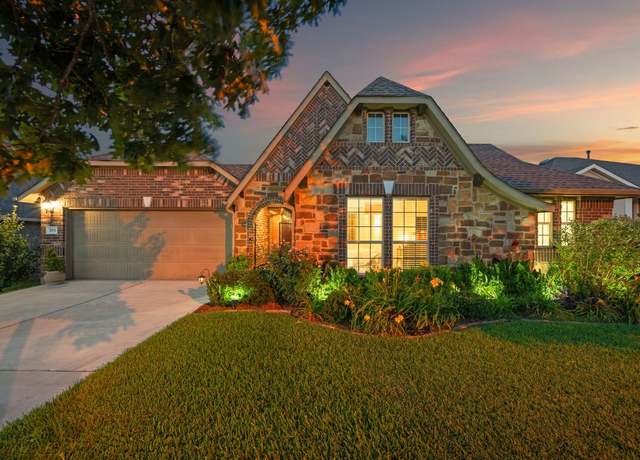 Property at 204 Elm Green Cv, Hutto, TX 78634, 4 beds, 3 baths