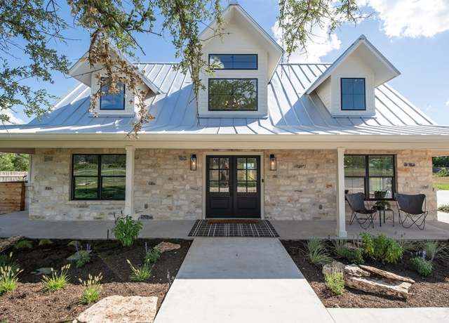 Property at 202 Stadium View Dr, Marble Falls, TX 78654, 4 beds, 3 baths
